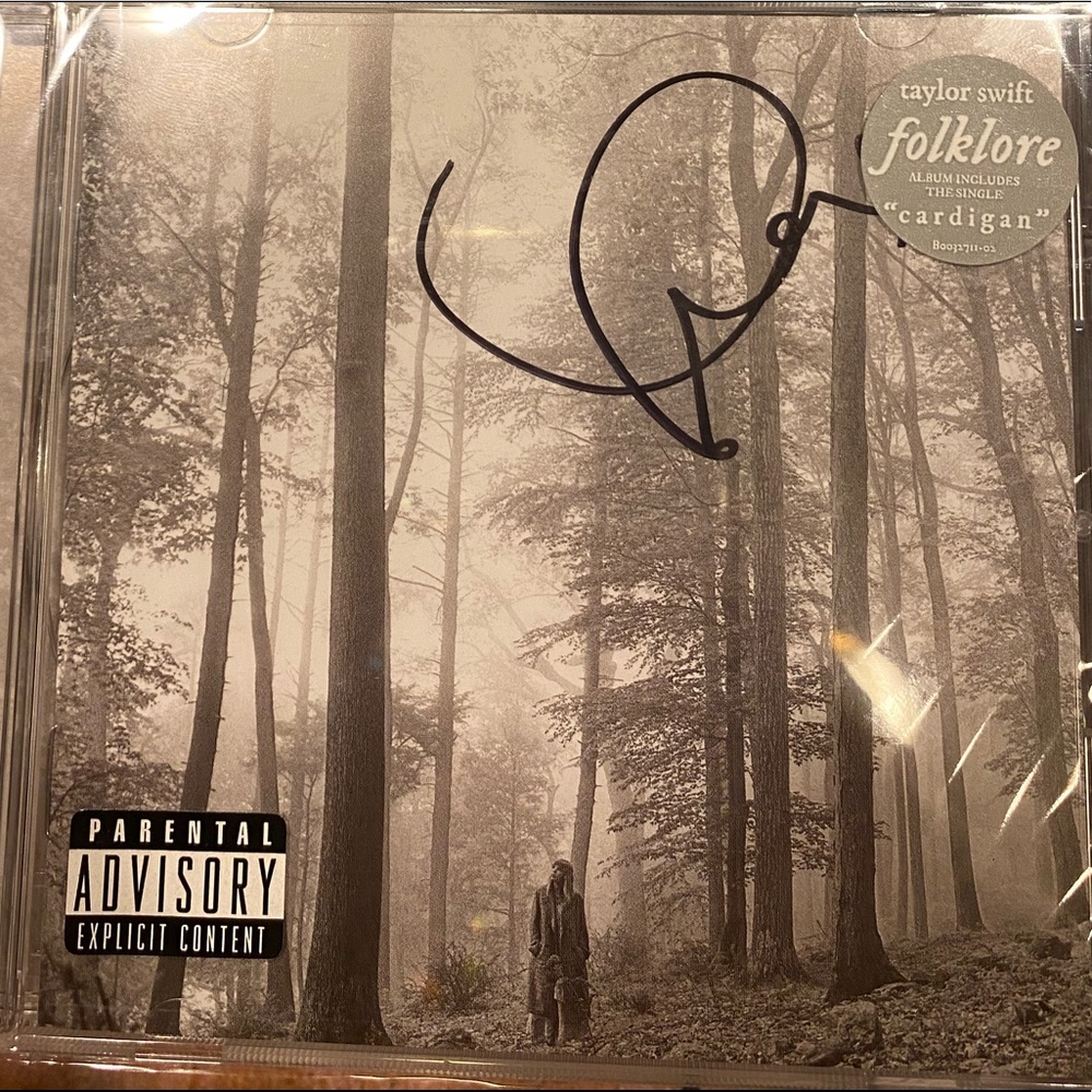 ⭐️ Signed folklore CD - Taylor Swift ⭐️
